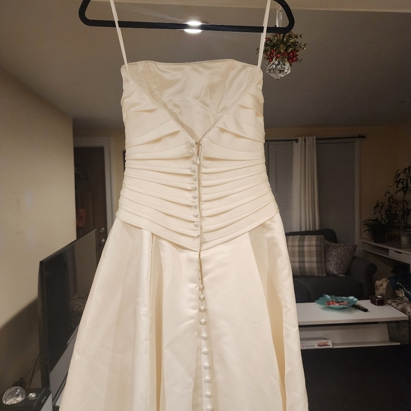CASABLANCA ivory Bride Strappless Wedding Dress Size 4 - Picture 6 of 16